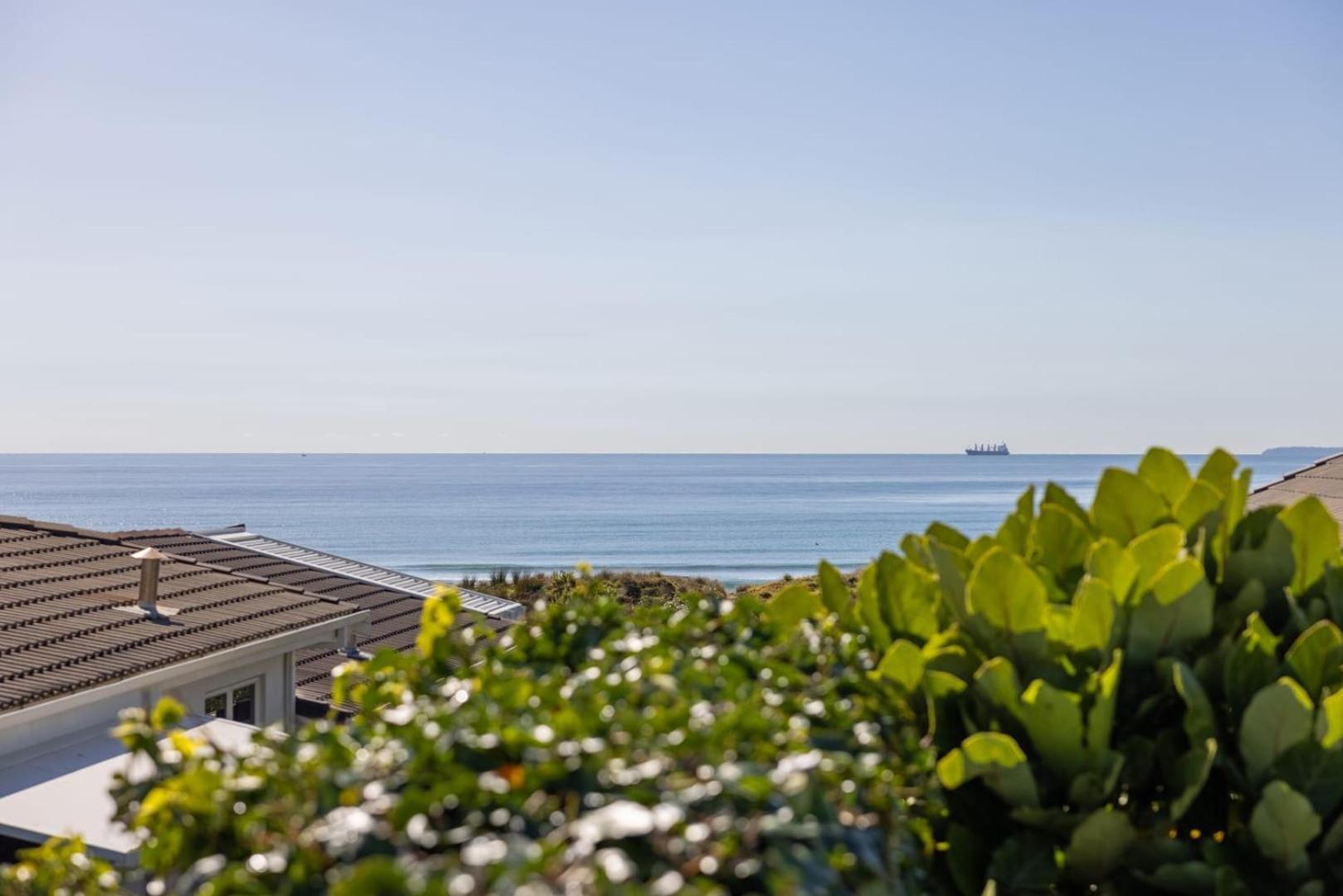 Seaside Beach Retreat - Outdoor Living Villa Mount Maunganui Bagian luar foto