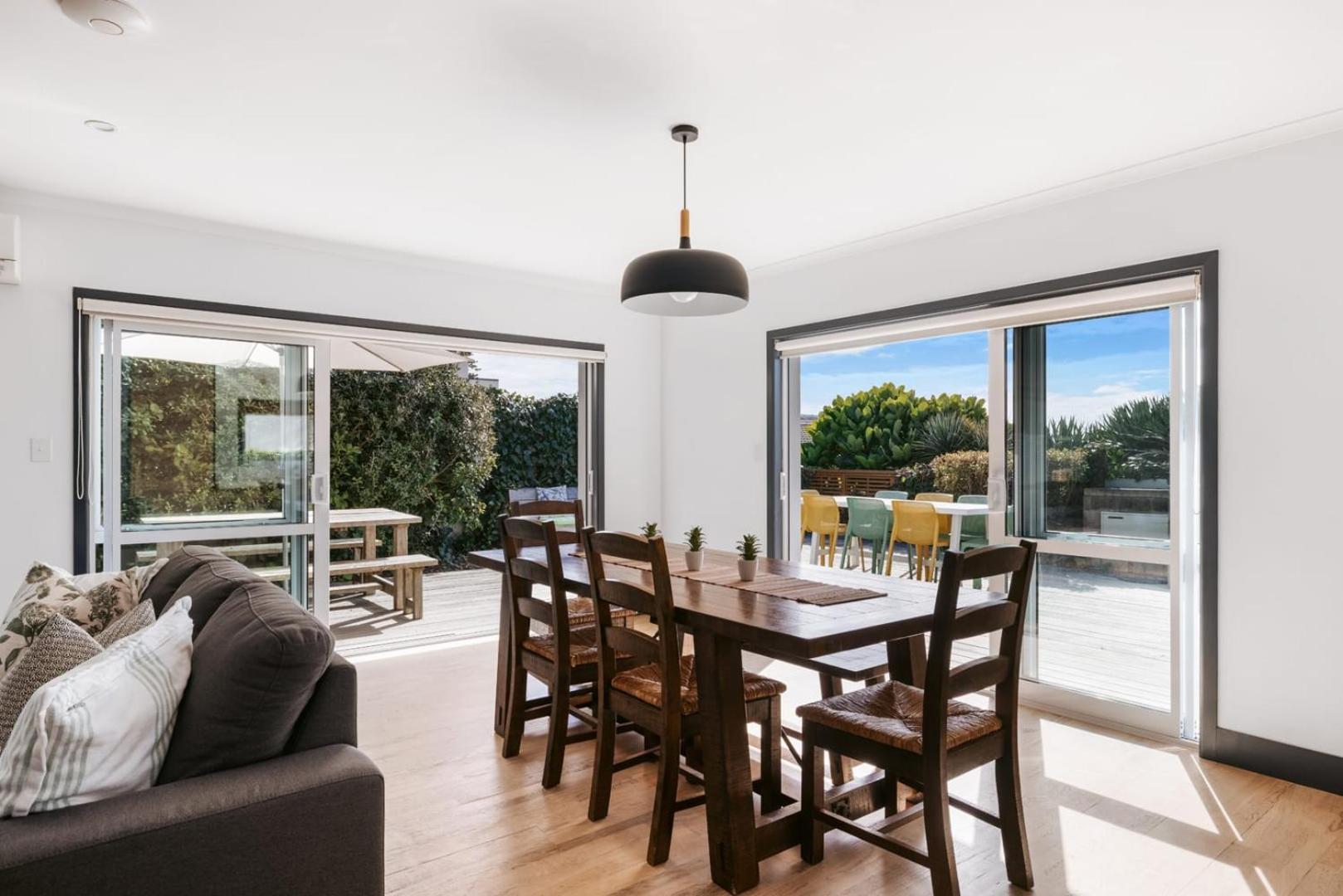 Seaside Beach Retreat - Outdoor Living Villa Mount Maunganui Bagian luar foto
