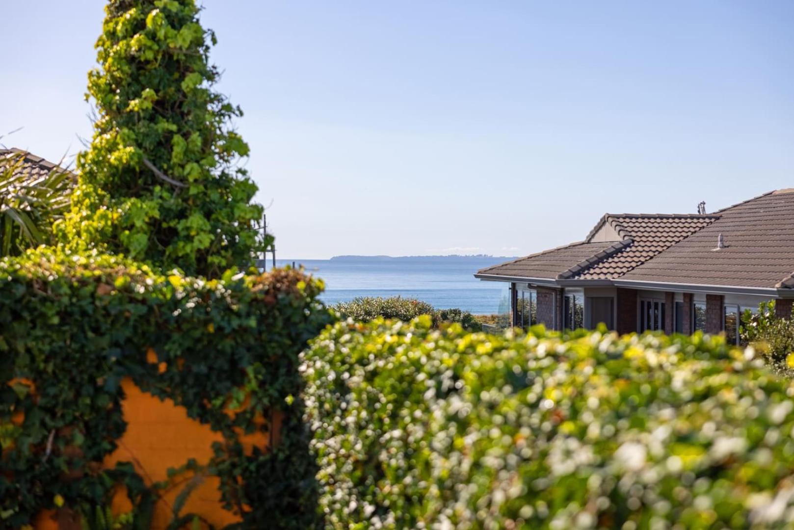 Seaside Beach Retreat - Outdoor Living Villa Mount Maunganui Bagian luar foto