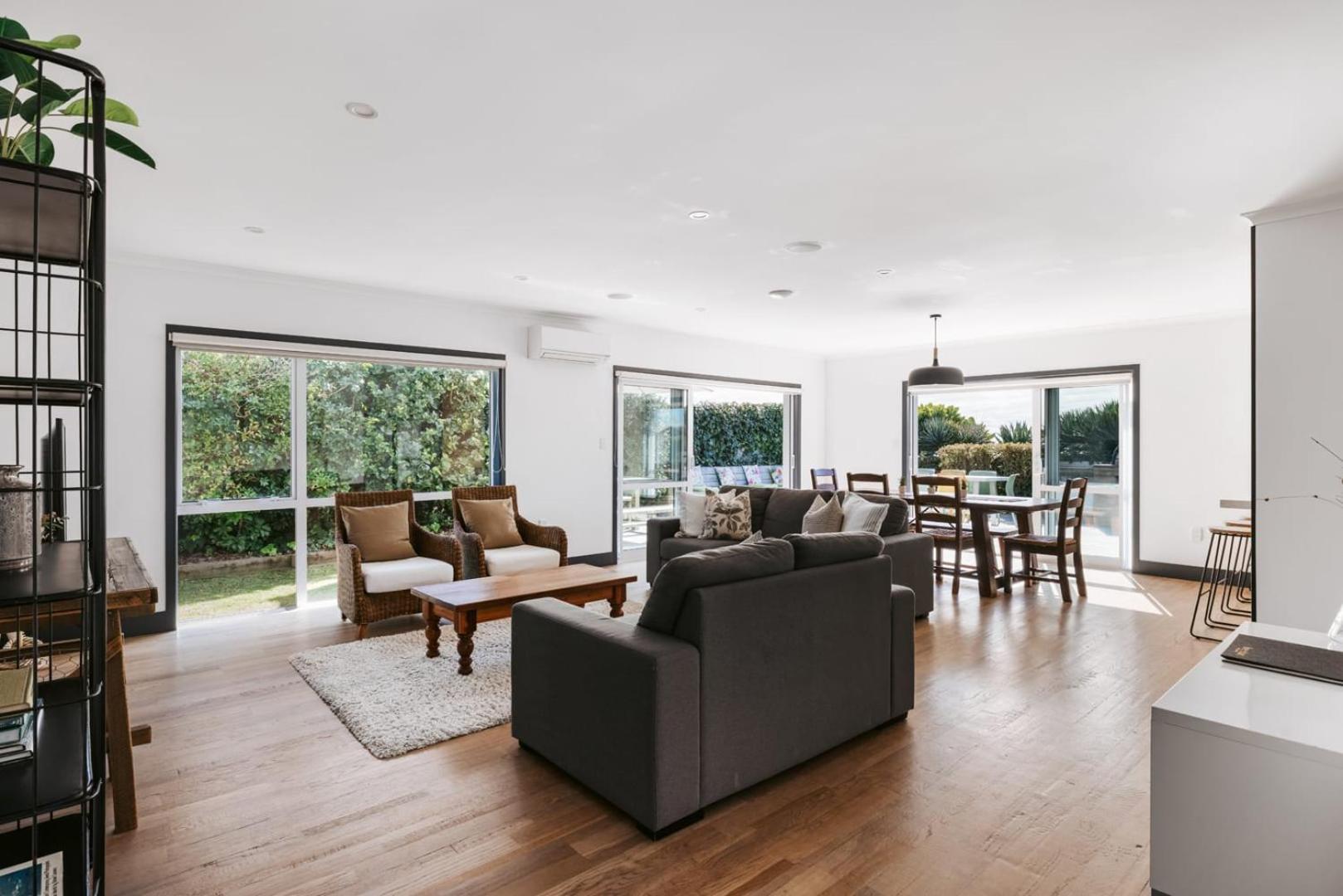 Seaside Beach Retreat - Outdoor Living Villa Mount Maunganui Bagian luar foto